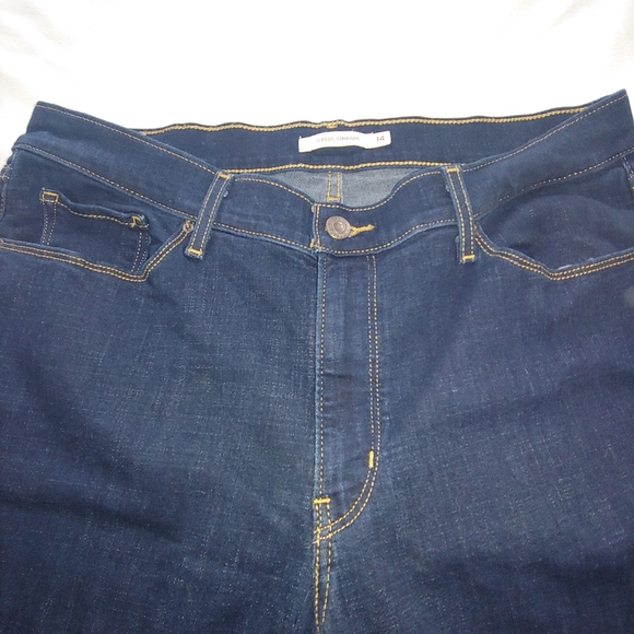 NWOT Women’s Levi’s Dark Wash Classic Straight-Leg Jeans – Sizes 14 & 16W - Picture 8 of 16